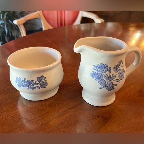 Vintage 1970s Pfaltzgraff Yorktown’s Stoneware Cream and Sugar, Blue/Grey - Picture 1 of 7